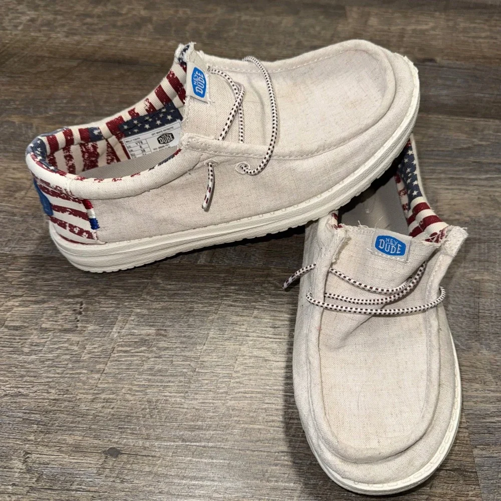 Hey Dude Wally Youth Size 6 Off White Patriotic American Flag Slip On Shoes